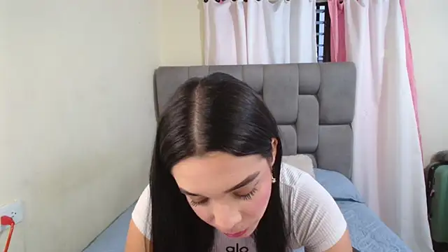 emilyaboott online show from February 10, 11:02 pm