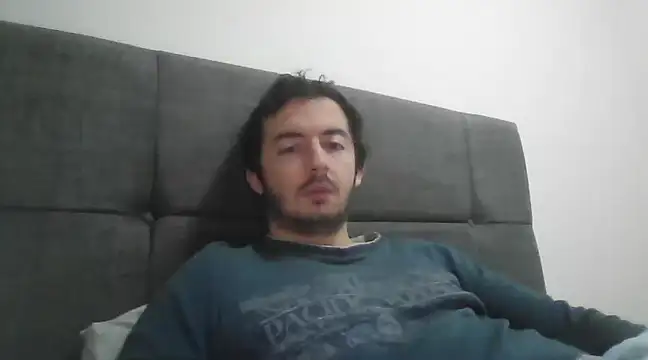 laynufff online show from February 4, 6:04 am