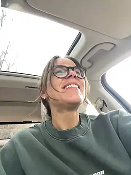 JuicyFruits93 online show from March 22, 8:40 am