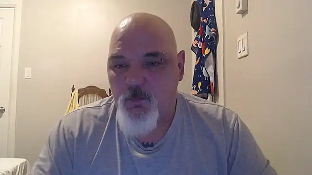 Newfiesausage1972 online show from February 9, 2:18 pm