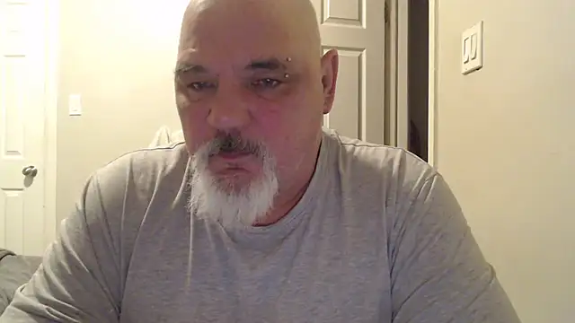 Newfiesausage1972 online show from February 11, 11:10 am