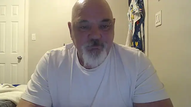 Newfiesausage1972 online show from March 20, 4:42 pm