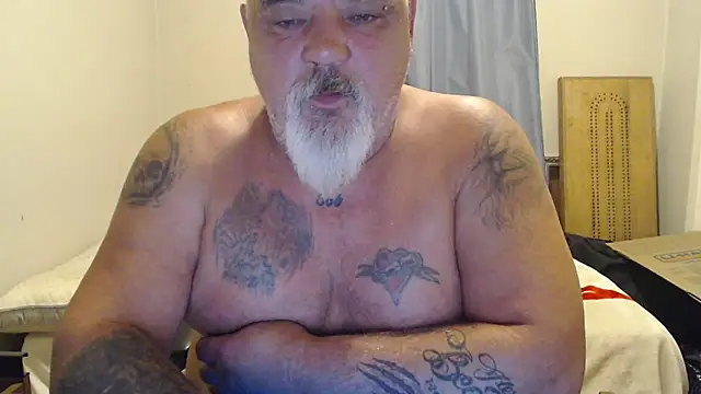 Newfiesausage1972 online show from September 22, 12:29 pm