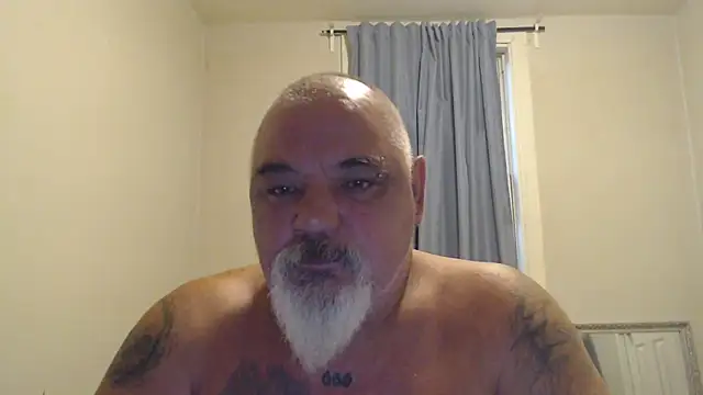 Newfiesausage1972 online show from October 24, 12:23 pm