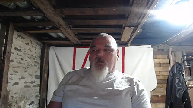 Newfiesausage1972 online show from November 16, 9:15 am