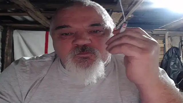 Newfiesausage1972 online show from November 16, 10:37 pm