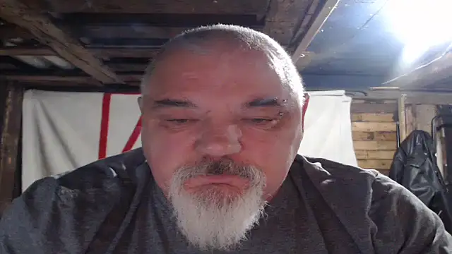 Newfiesausage1972 online show from December 14, 10:20 am