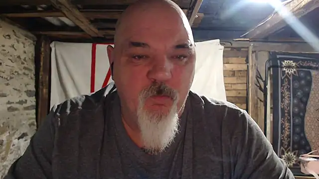 Newfiesausage1972 online show from January 14, 11:16 am