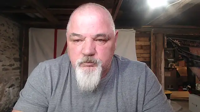 Newfiesausage1972 online show from March 14, 9:53 pm