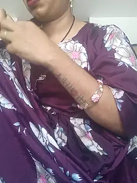 Snapshot of Simaran_bhabhi chatting on October 27, 1:53 am Simaran bhabhi online show from October 27, 1:53 am