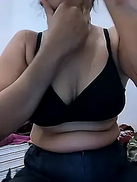 Snapshot of Simaran_bhabhi chatting on January 10, 5:09 am Simaran bhabhi online show from January 10, 5:09 am