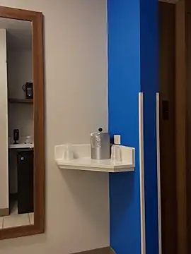 1BeautyN1Beast online show from December 18, 1:44 am