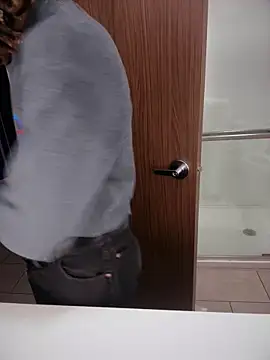 1BeautyN1Beast online show from December 18, 2:01 pm