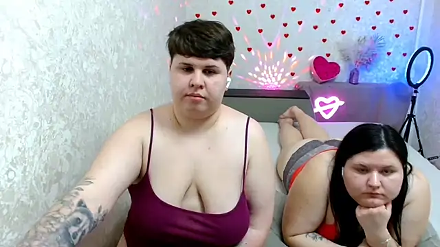 BeckyAndHellen online show from February 19, 9:03 pm