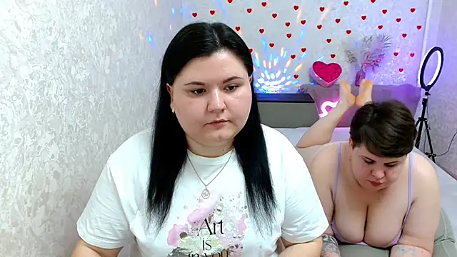 BeckyAndHellen online show from February 24, 10:59 am