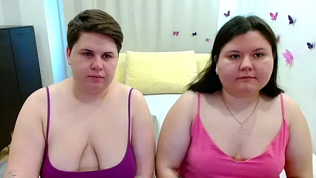 BeckyAndHellen online show from September 18, 9:44 am