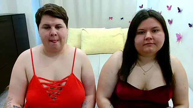 BeckyAndHellen online show from September 29, 9:47 am