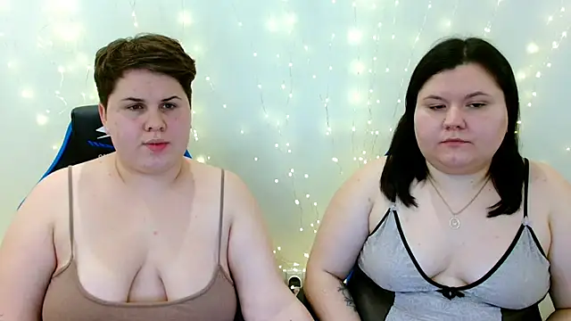 BeckyAndHellen online show from December 13, 9:20 pm