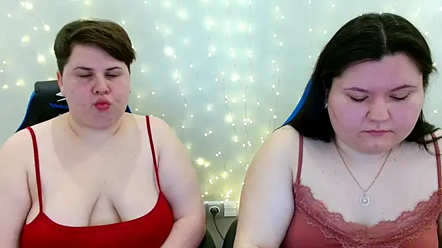 BeckyAndHellen online show from February 22, 10:47 am