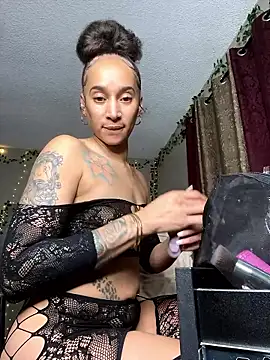 Shuggabutt online show from January 15, 1:21 am