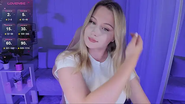 Honey blonde online show from July 29, 9:35 pm