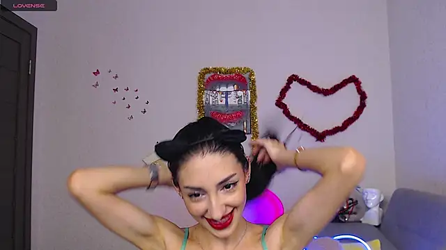 Lina Robbins online show from January 3, 4:22 am