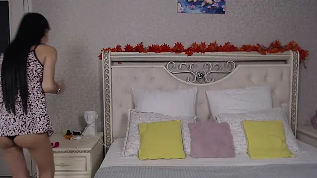 Lina Robbins online show from November 7, 9:37 pm