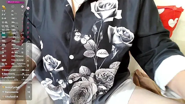 Snapshot of RoseStarr chatting on March 8, 10:34 pm RoseStarr online show from March 8, 10:34 pm