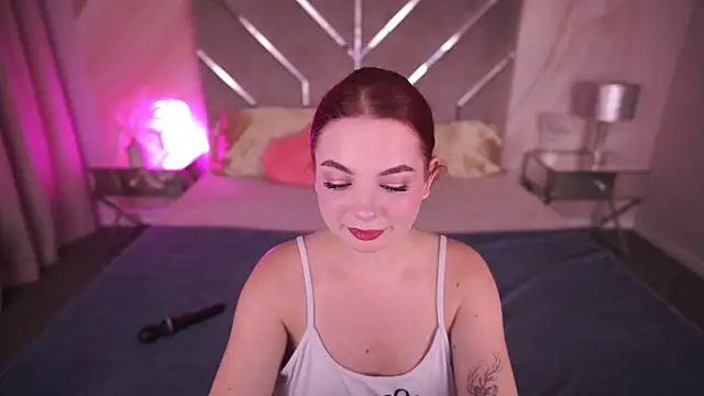 Snapshot of CarolinaDia chatting on February 8, 8:53 pm CarolinaDia online show from February 8, 8:53 pm