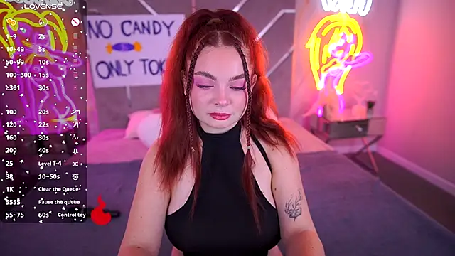 CarolinaDia online show from October 31, 8:21 pm