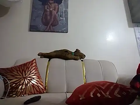 hoely grail01 online show from April 7, 8:20 pm