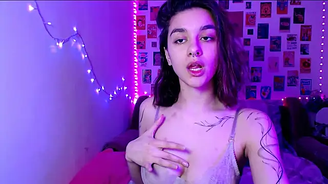 Celine Dionn online show from February 15, 2:00 pm