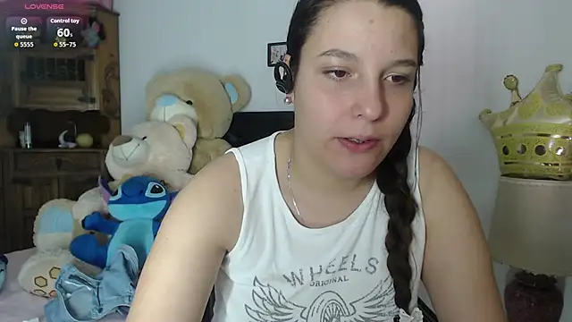 Snapshot of alexia_87 chatting on February 26, 7:02 pm alexia 87 online show from February 26, 7:02 pm