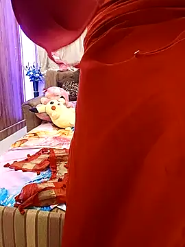 Snapshot of Divya_girl chatting on April 20, 6:20 pm Divya girl online show from April 20, 6:20 pm