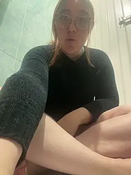 conniejames m online show from March 18, 3:53 am