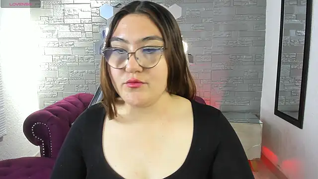 conniejames m online show from September 15, 12:49 pm