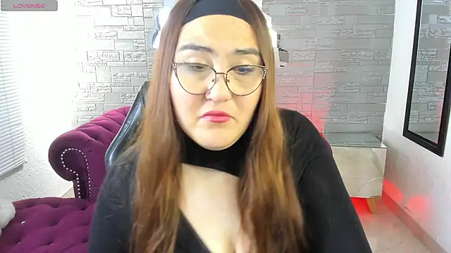 conniejames m online show from September 22, 12:40 pm