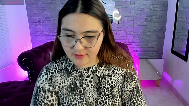 conniejames m online show from November 1, 12:29 pm