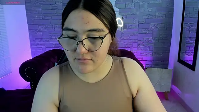 conniejames m online show from November 4, 12:48 pm