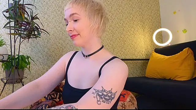 EmmyAmbros online show from February 16, 11:27 am