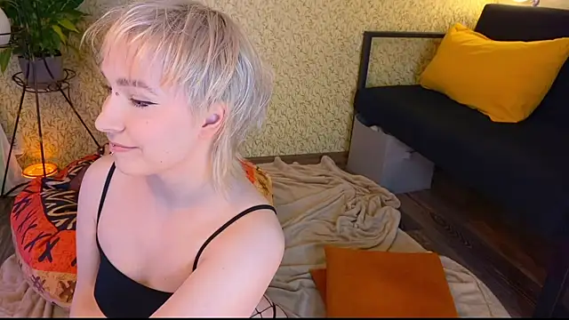 EmmyAmbros online show from November 17, 7:41 pm