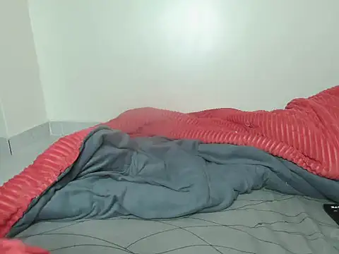 Snapshot of HoLy-ViRgiN chatting on February 13, 8:32 am HoLy-ViRgiN online show from February 13, 8:32 am