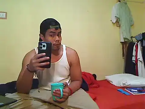 Snapshot of lozter345 chatting on November 10, 6:34 am lozter345 online show from November 10, 6:34 am