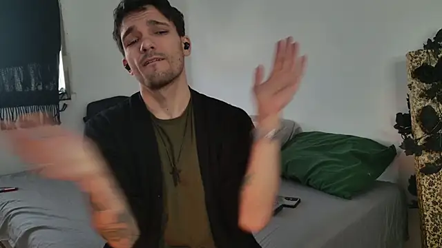 JackDesFeux online show from November 18, 4:11 pm