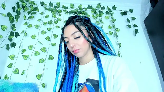 SaturnooStonee online show from December 28, 5:44 am