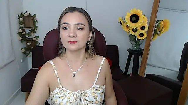 Snapshot of ana_milf chatting on July 7, 10:41 am ana milf online show from July 7, 10:41 am