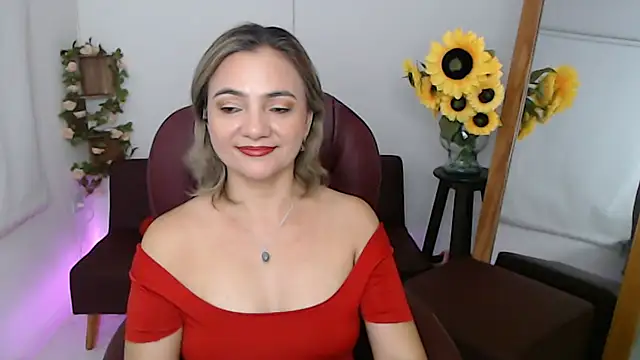 Snapshot of ana_milf chatting on July 8, 1:59 pm ana milf online show from July 8, 1:59 pm