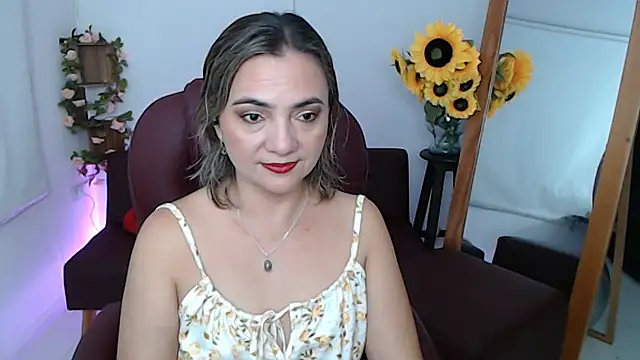 Snapshot of ana_milf chatting on July 14, 1:17 pm ana milf online show from July 14, 1:17 pm