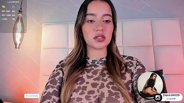 danii hill  online show from December 20, 5:47 am