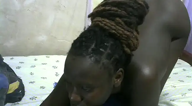 Snapshot of sexy_butty_ chatting on December 13, 7:43 pm sexy butty online show from December 13, 7:43 pm
